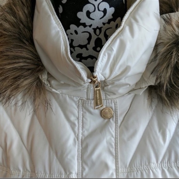 Gorgeous Michael Kors Jacket.
Size L - Picture 4 of 5